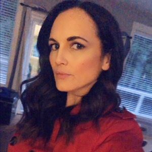 Meet your Posher, Lora